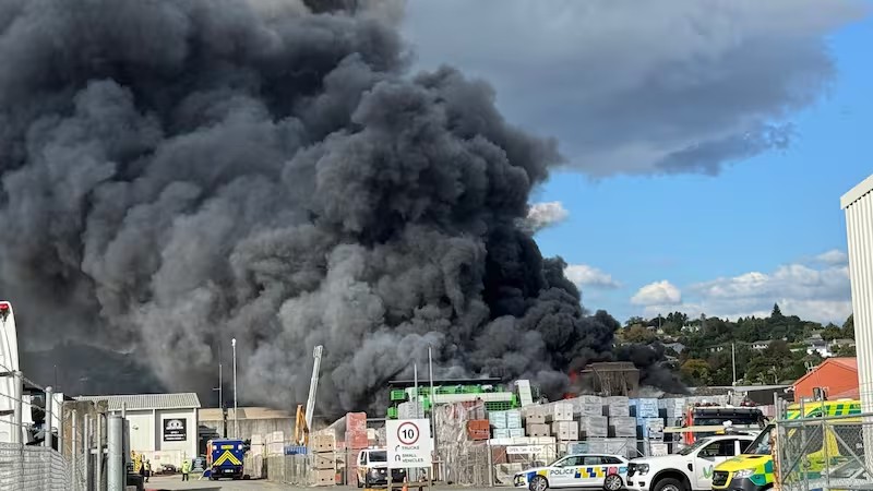 High-Quality Fire Rips Through Auckland Polystyrene Factory, Sending Smoke Across Sky Image for Your Screen High-Quality Fire Rips Through Auckland Polystyrene Factory, Sending Smoke Across Sky Image for Your Screen